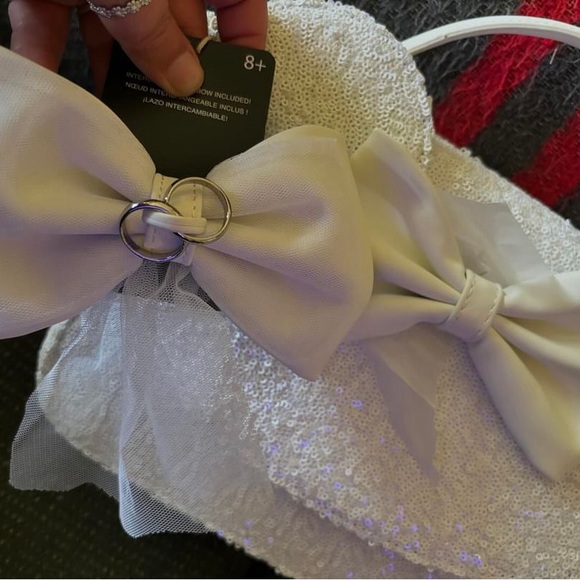 Loungefly Disney Wedding bag. - Picture 3 of 3